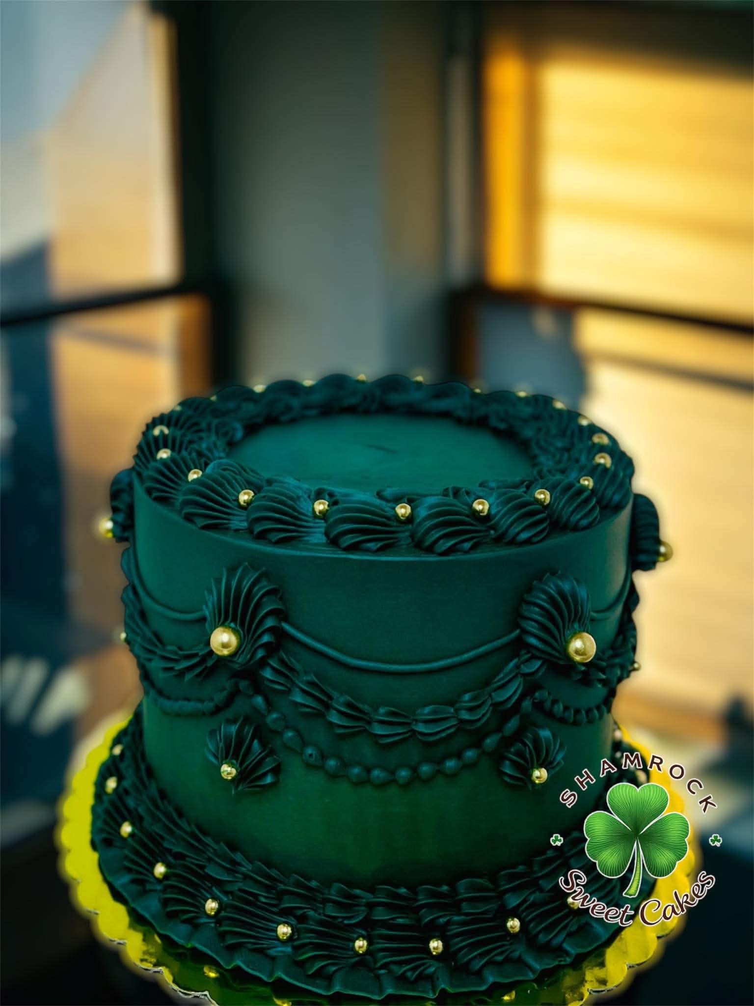 Custom cake design 14 by Shamrock Sweet Cakes