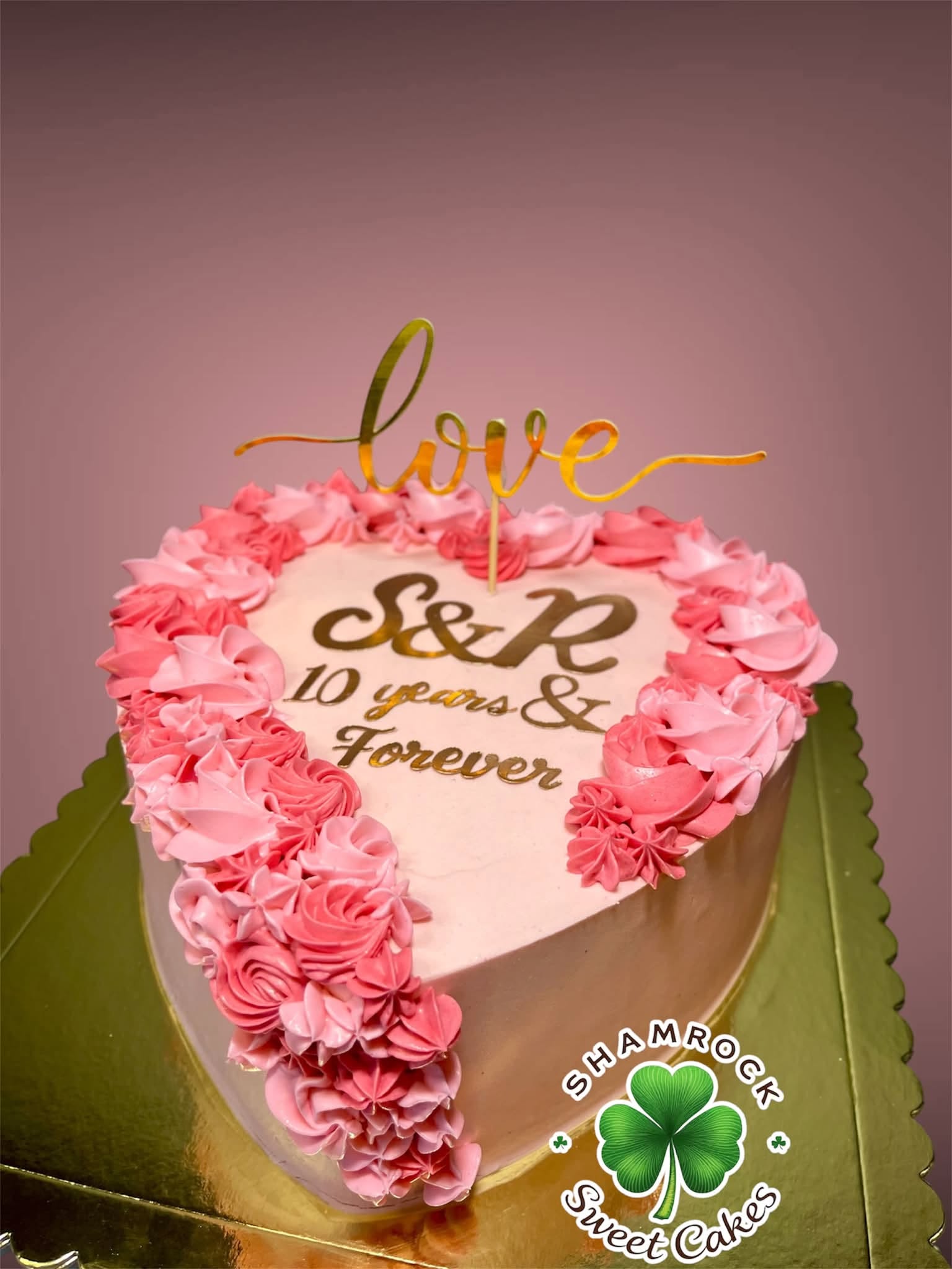 Custom cake design 16 by Shamrock Sweet Cakes