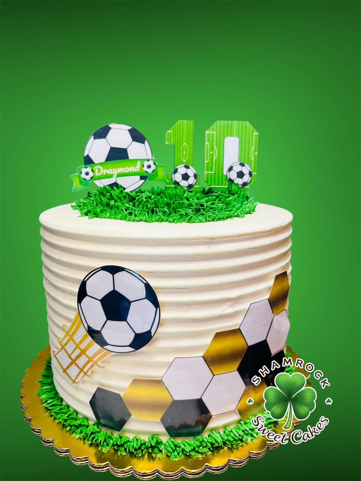 Custom cake design 17 by Shamrock Sweet Cakes